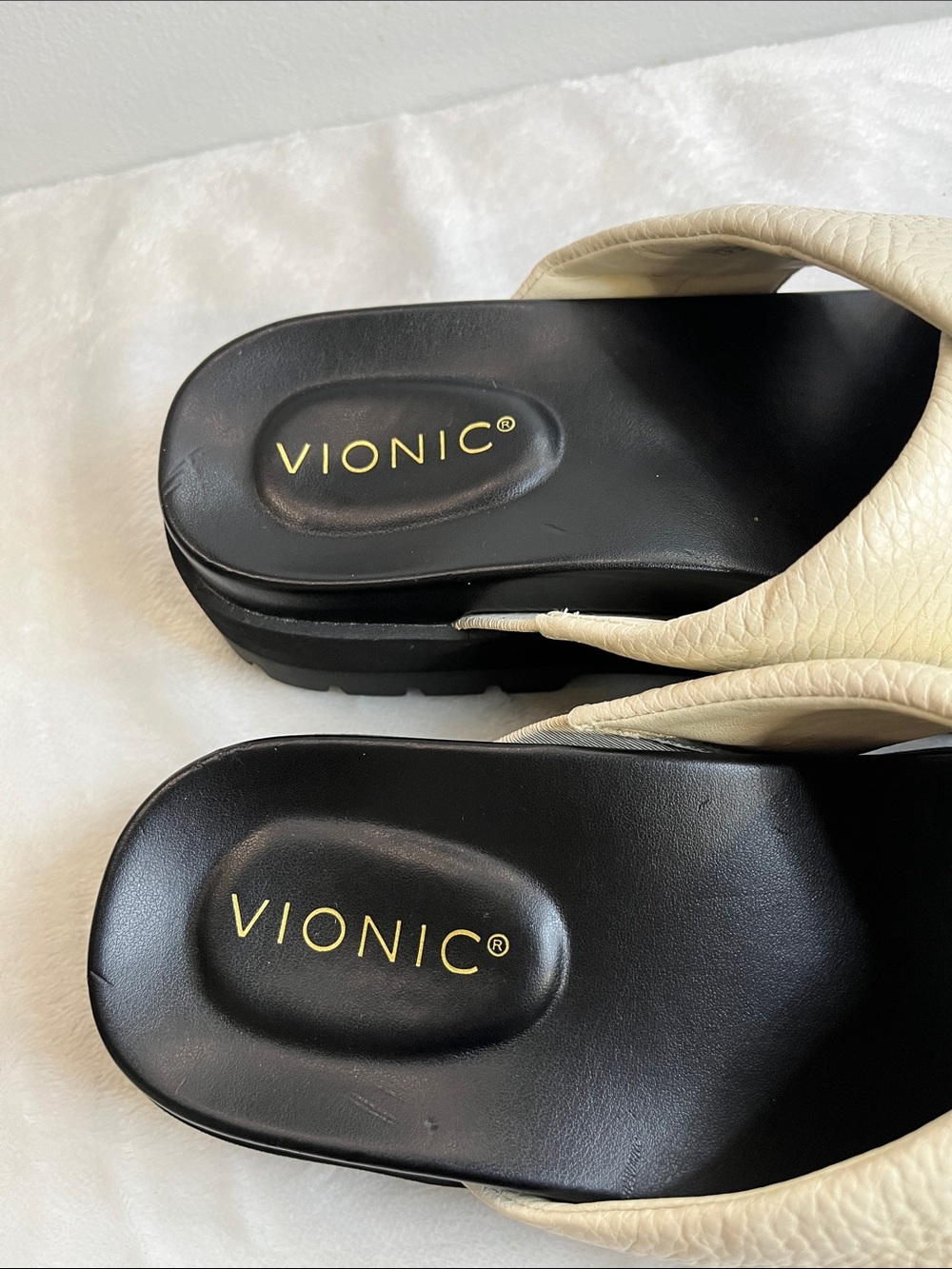 Vionic Ivory Leather Crisscross Slide Mules - Picture 3 of 12